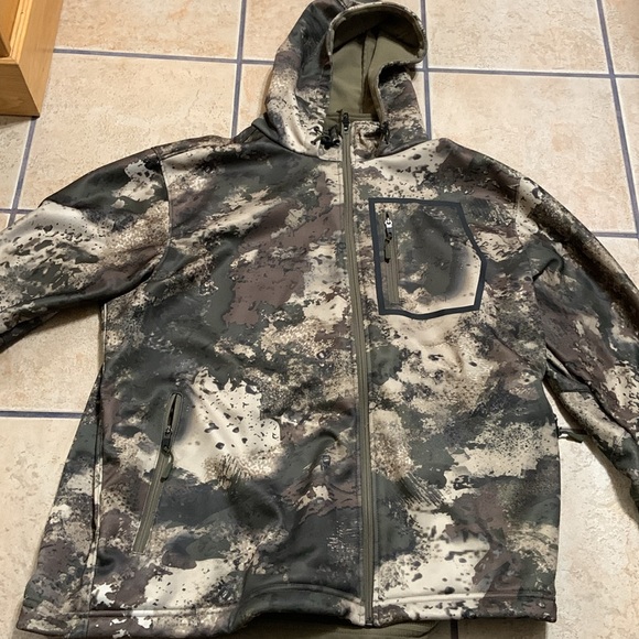 Cabela’s Zip Up - Picture 2 of 5